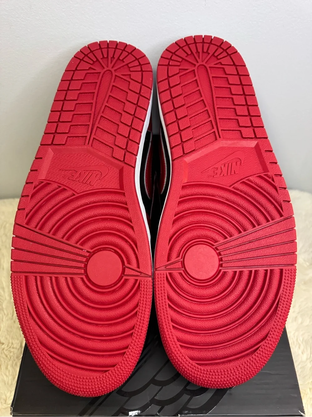 Jordan Low Top Sneakers - Black & Red